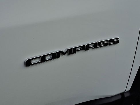 New 2026 Jeep Compass Latitude image 13