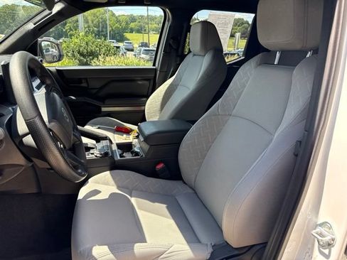 Used 2025 Toyota Tacoma SR5 AWD/4WD image 15