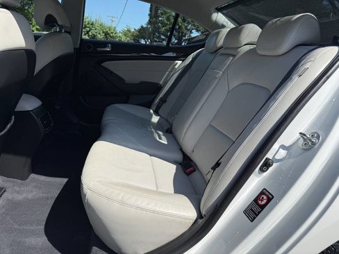 Used 2014 Kia Cadenza Premium w/ Technology Package FWD image 11