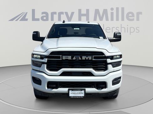 New 2026 RAM 2500 Big Horn AWD/4WD image 8