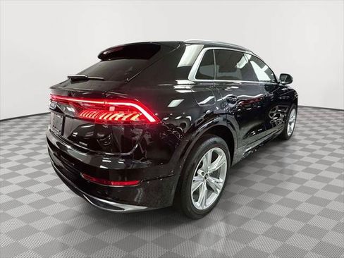 Used 2023 Audi Q8 Premium w/ Convenience Package AWD/4WD image 4