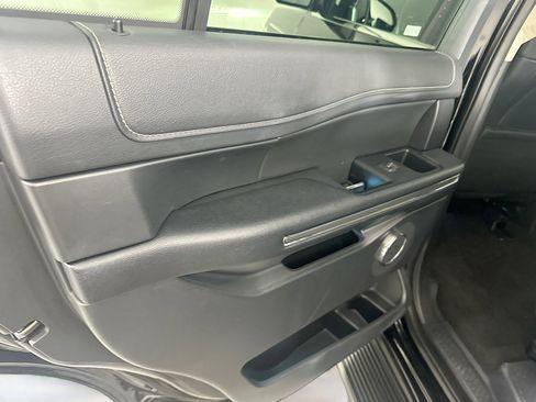 Used 2024 Ford Expedition XLT image 26