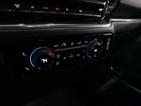 Used 2025 Chevrolet Silverado 2500 LT w/ Convenience Package image 19