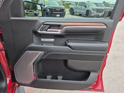 Used 2024 GMC Sierra 1500 Denali AWD/4WD image 39