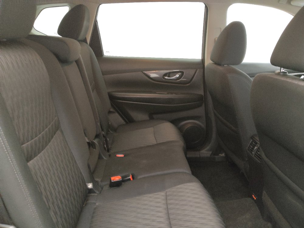 Used 2019 Nissan Rogue SV w/ Sun & Sound Touring Package AWD/4WD image 19