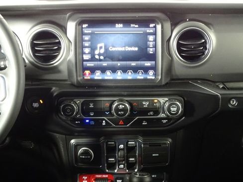 Used 2023 Jeep Wrangler Unlimited Rubicon 4xe w/ Steel Bumper Group image 29