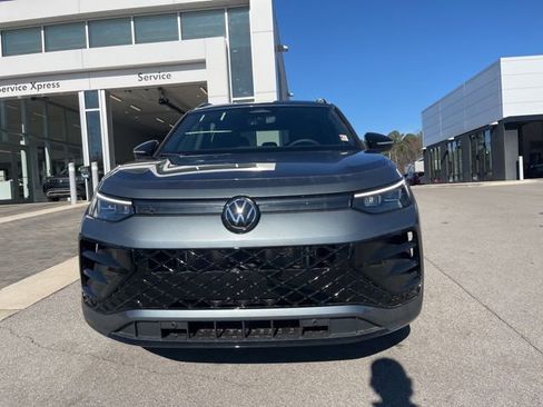 New 2026 Volkswagen Tiguan SE R-Line AWD/4WD image 2