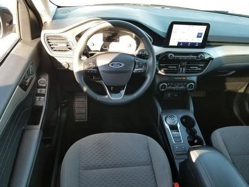 Certified 2022 Ford Escape SE w/ SE Sport Appearance Package image 17