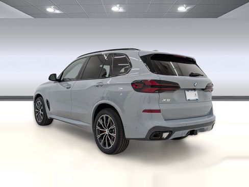 New 2026 BMW X5 xDrive40i w/ M Sport Package AWD/4WD image 3