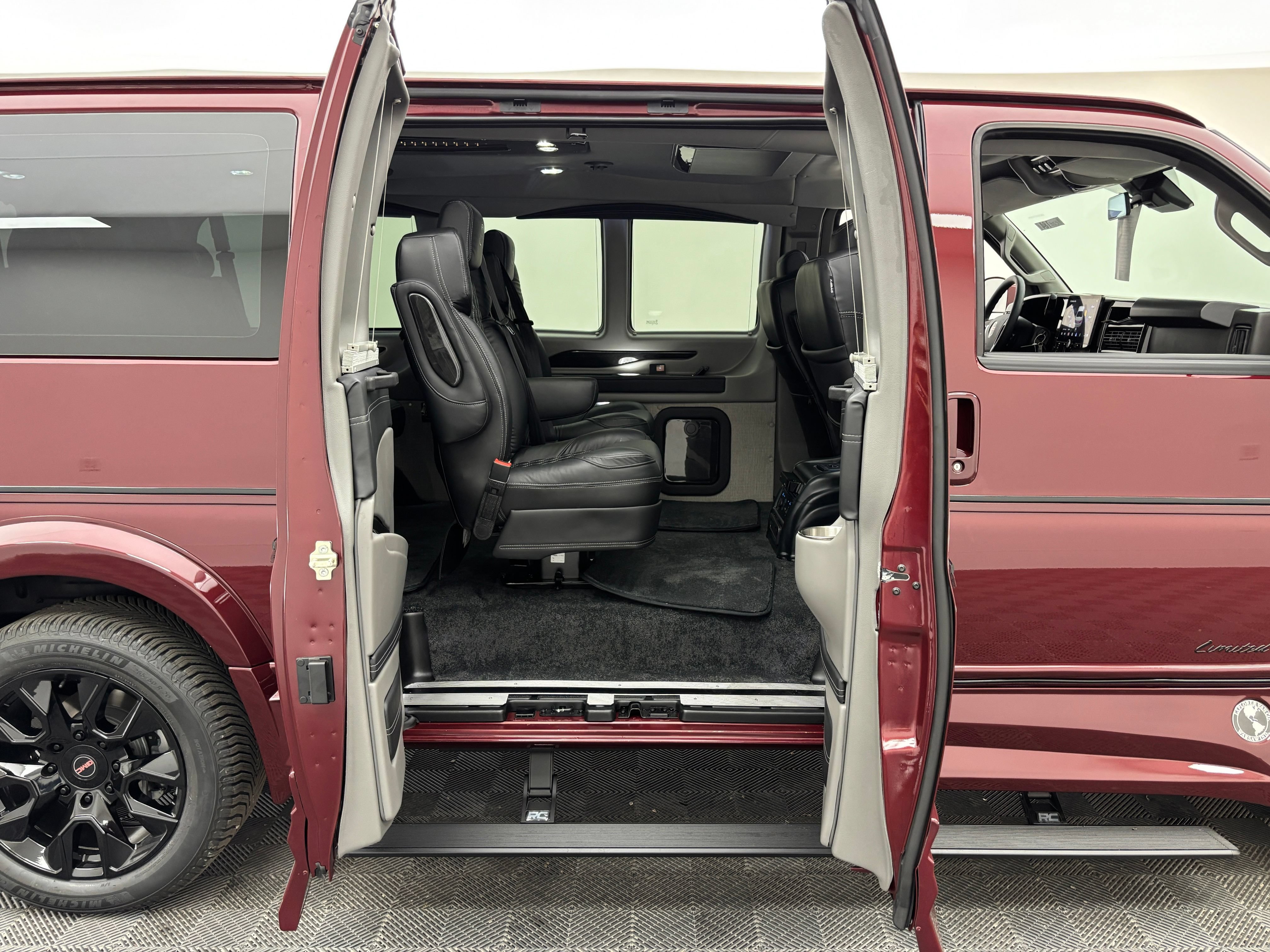 New 2026 GMC Savana 2500 w/ Driver Convenience Package RWD image 7