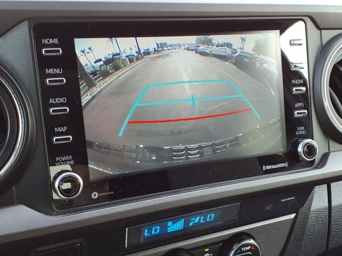 Used 2021 Toyota Tacoma TRD Off-Road w/ Technology Package AWD/4WD image 17