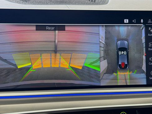 Used 2023 BMW X6 xDrive40i w/ Premium Package image 16