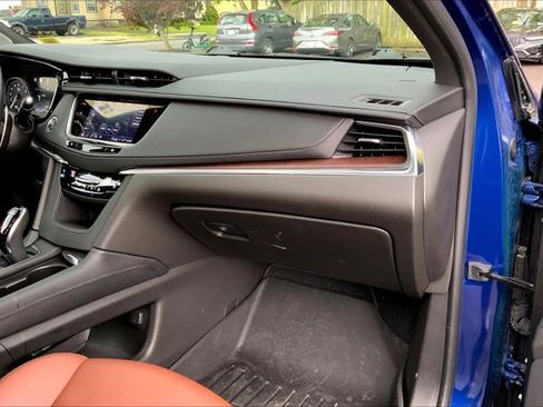 Used 2023 Cadillac XT5 Sportv w/ Technology Package AWD/4WD image 15