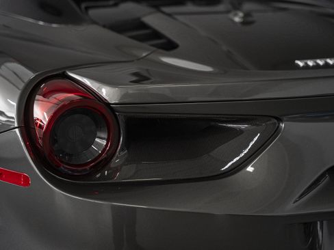 Used 2019 Ferrari 488 Spider RWD image 16