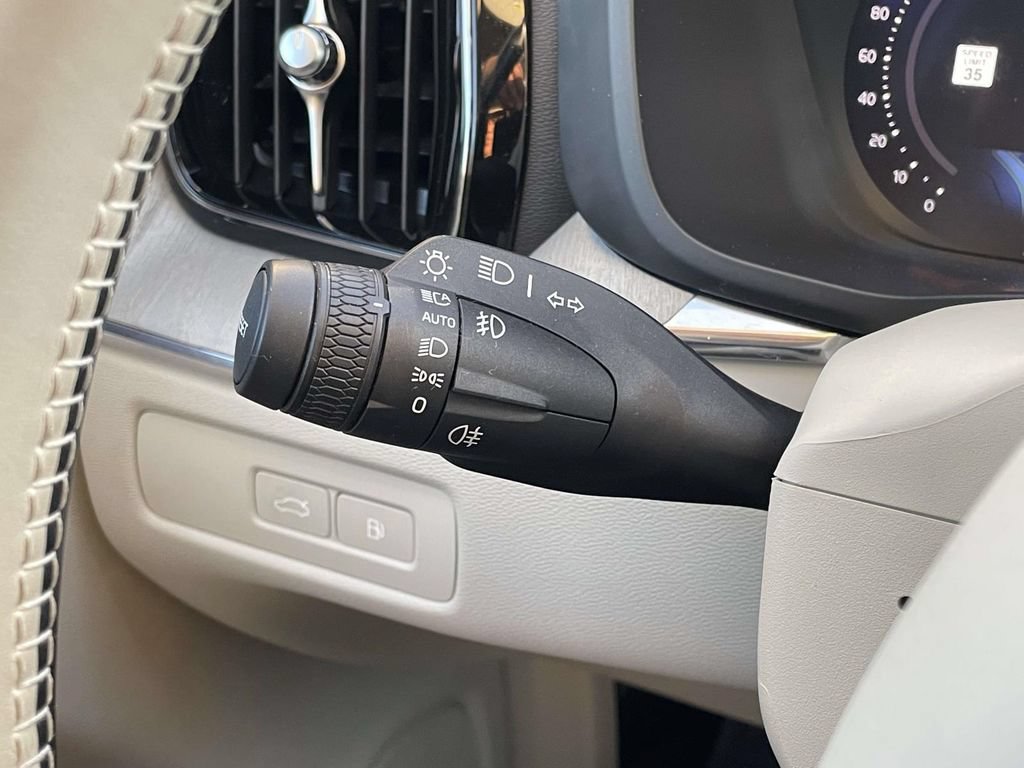 Used 2024 Volvo XC60 T8 Plus AWD/4WD image 12