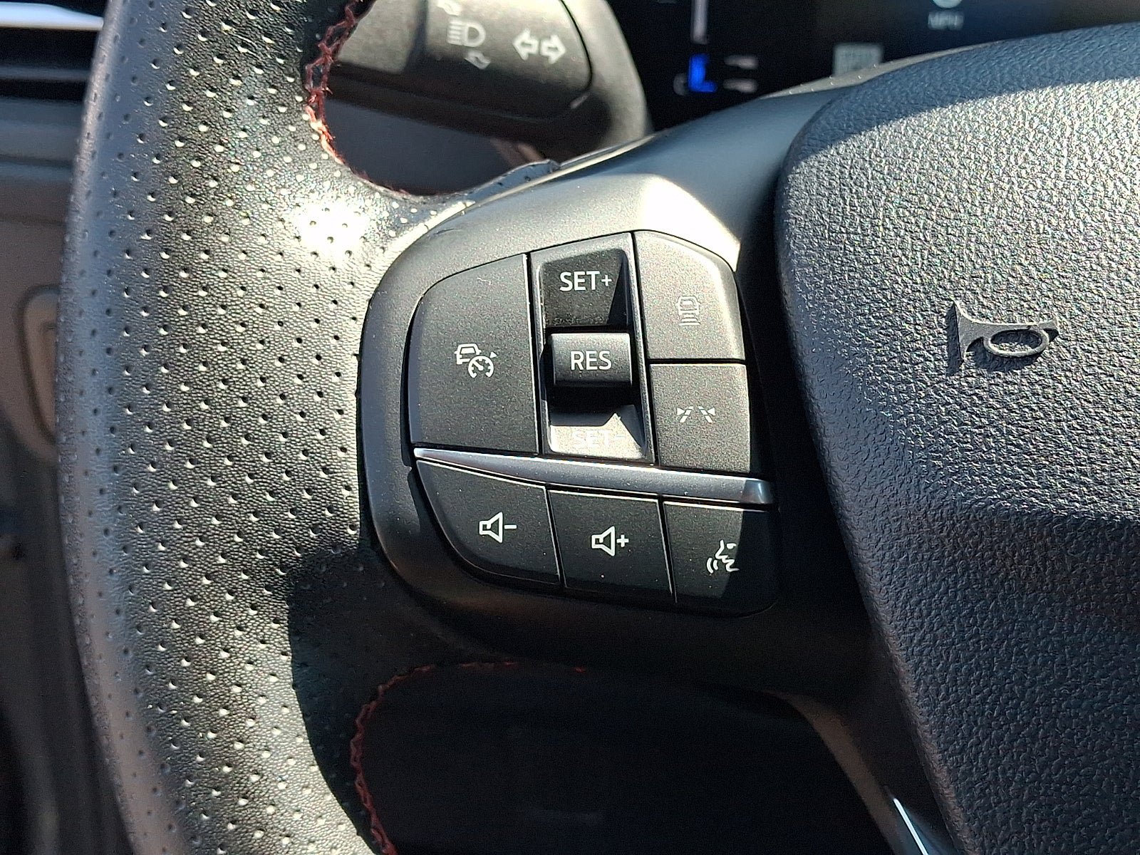 Used 2024 Ford Escape ST-Line w/ Tech Pack #1 AWD/4WD image 23