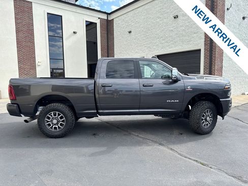 Used 2025 RAM 2500 Laramie AWD/4WD image 8