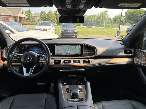 Certified 2023 Mercedes-Benz GLS 580 4MATIC image 9