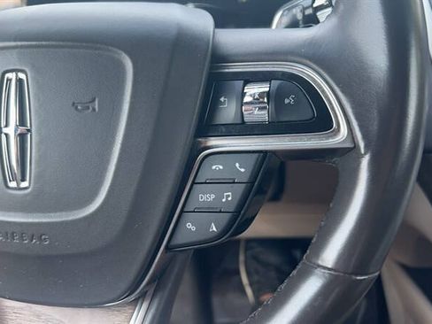 Used 2019 Lincoln Nautilus Select AWD/4WD image 21