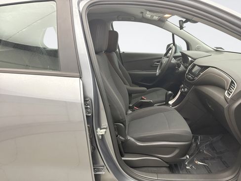 Used 2020 Chevrolet Trax LS image 16