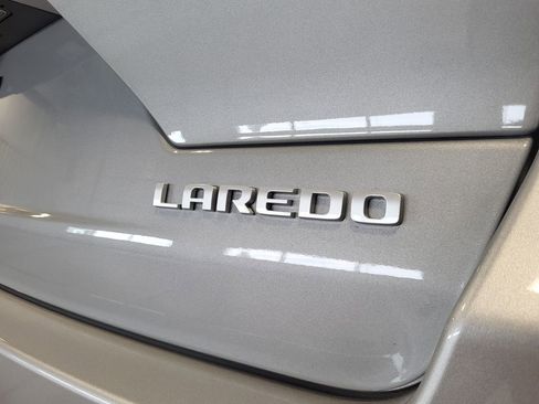 New 2025 Jeep Grand Cherokee Laredo w/ Luxury Tech Group I AWD/4WD image 12