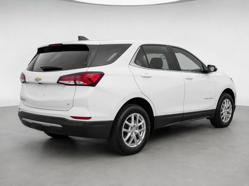 Used 2024 Chevrolet Equinox LT FWD image 17