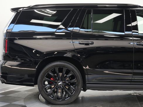 Used 2026 Cadillac Escalade V w/ LPO, ONYX Package AWD/4WD image 52