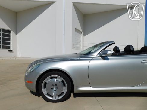 Used 2003 Lexus SC 430 Convertible RWD image 10