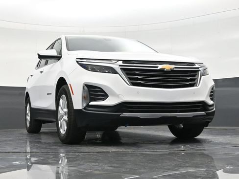 Used 2021 Chevrolet Equinox LT FWD image 23