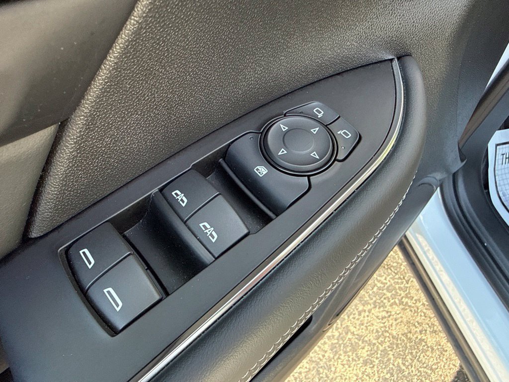 Used 2023 Buick Envision Essence AWD/4WD image 21