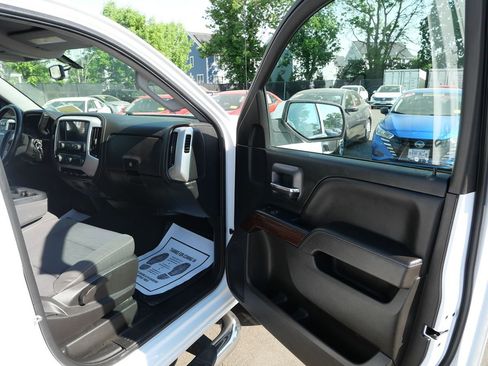 Used 2018 GMC Sierra 1500 SLE w/ SLE Value Package AWD/4WD image 22