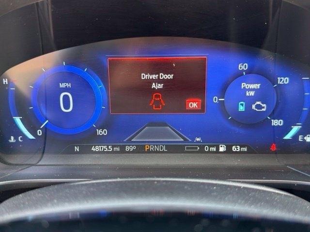Used 2022 Ford Escape Titanium w/ Titanium Premium Package FWD image 16
