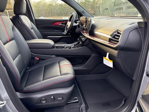 New 2026 Chevrolet Traverse RS w/ LPO, Floor Liner Package image 9