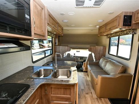 Used 2018 Chevrolet Express 4500 w/ RV Package RWD image 12