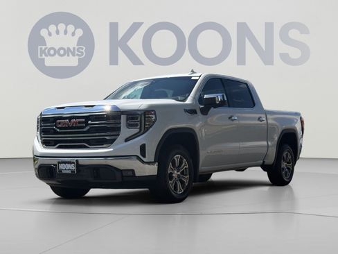 Used 2025 GMC Sierra 1500 SLT AWD/4WD image 1