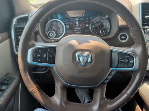 Used 2019 RAM 1500 Laramie AWD/4WD image 17