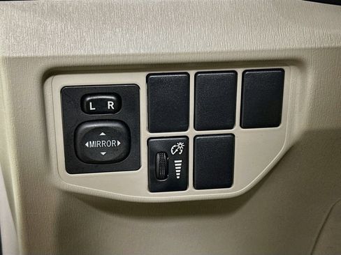 Used 2014 Toyota Prius Three FWD image 10
