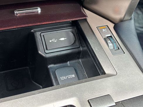Used 2019 Lexus GX 460 Premium AWD/4WD image 28