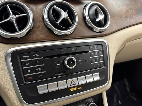 Used 2019 Mercedes-Benz GLA 250 w/ Convenience Package image 15