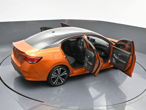 Used 2023 Nissan Sentra SR w/ SR Premium Package image 47