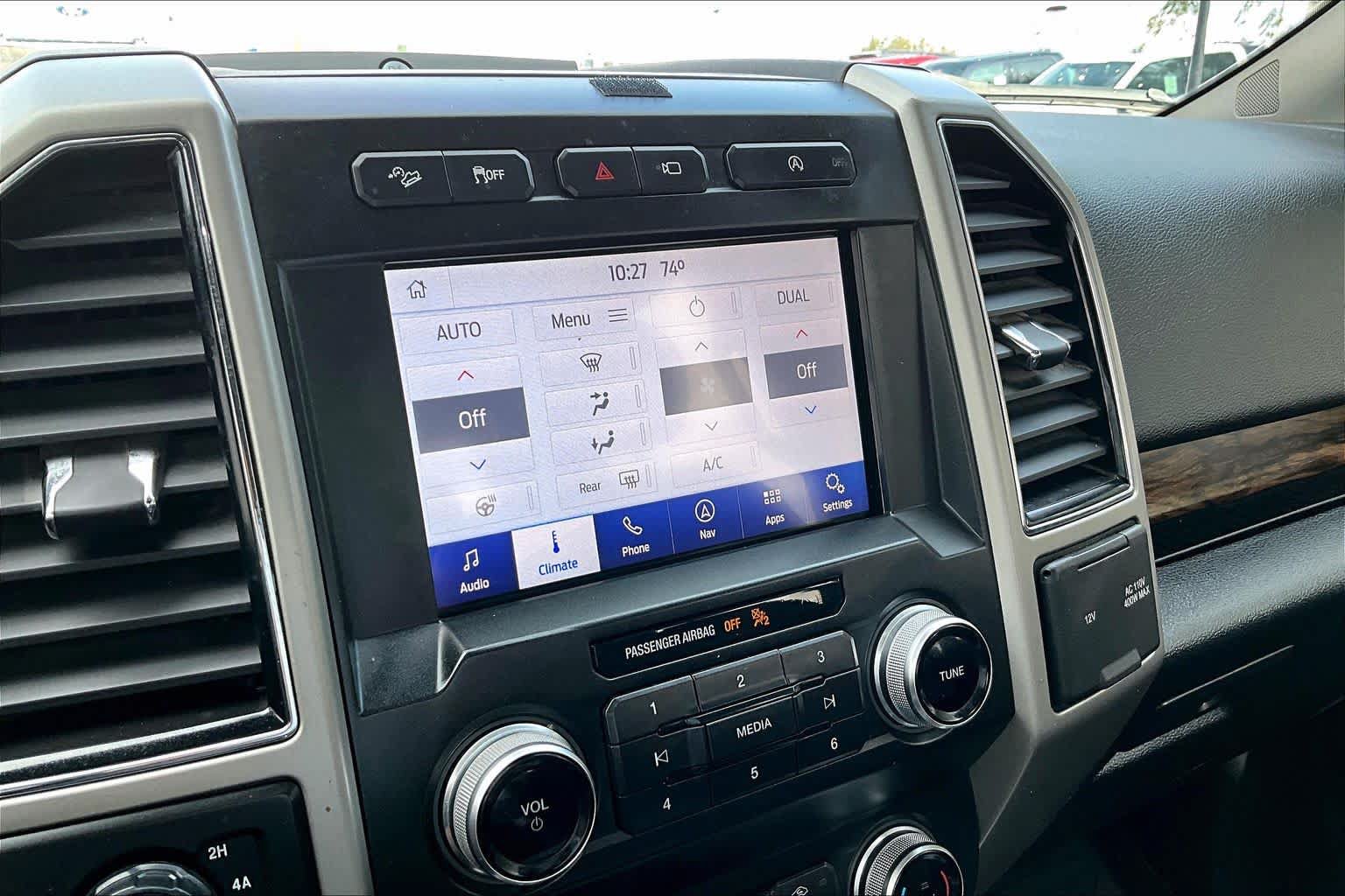 Used 2019 Ford F150 Lariat w/ Equipment Group 502A Luxury AWD/4WD image 32