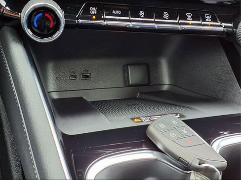 New 2026 Chevrolet Traverse LT w/ Driver Confidence Package image 11