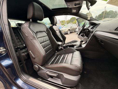 Used 2015 Volkswagen GTI SE FWD image 12