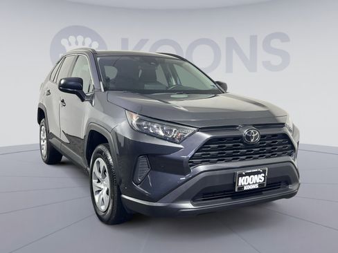 Used 2020 Toyota RAV4 LE w/ Carpet Mat Package image 10