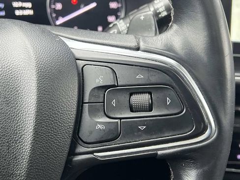 Used 2022 Buick Envision Essence w/ Technology Package I image 29