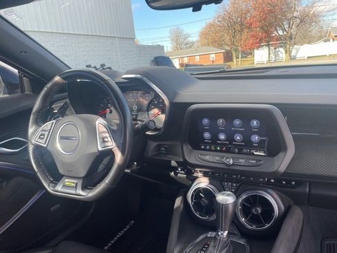 Used 2021 Chevrolet Camaro SS image 3