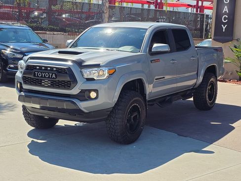 Used 2021 Toyota Tacoma TRD Sport w/ Technology Package image 7
