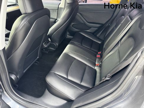 Used 2023 Tesla Model 3 Standard Range image 11