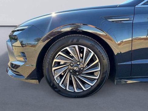 Used 2025 Hyundai Sonata Limited image 9