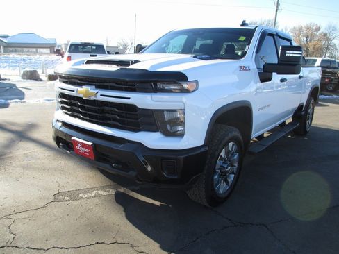 Certified 2025 Chevrolet Silverado 2500 Custom w/ Custom Convenience Package image 9